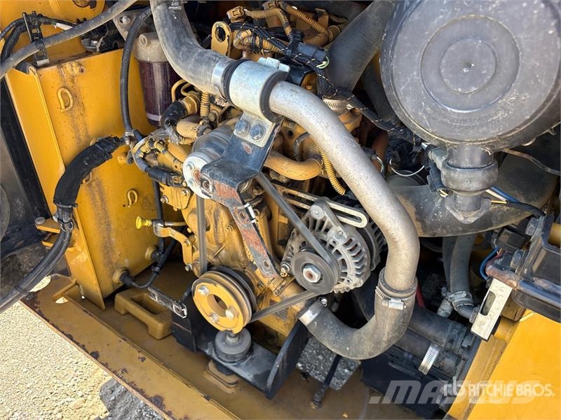CAT 249D Skid steer mini nakladalci