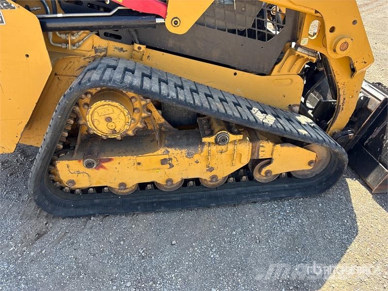 CAT 249D لوادر انزلاقية التوجيه