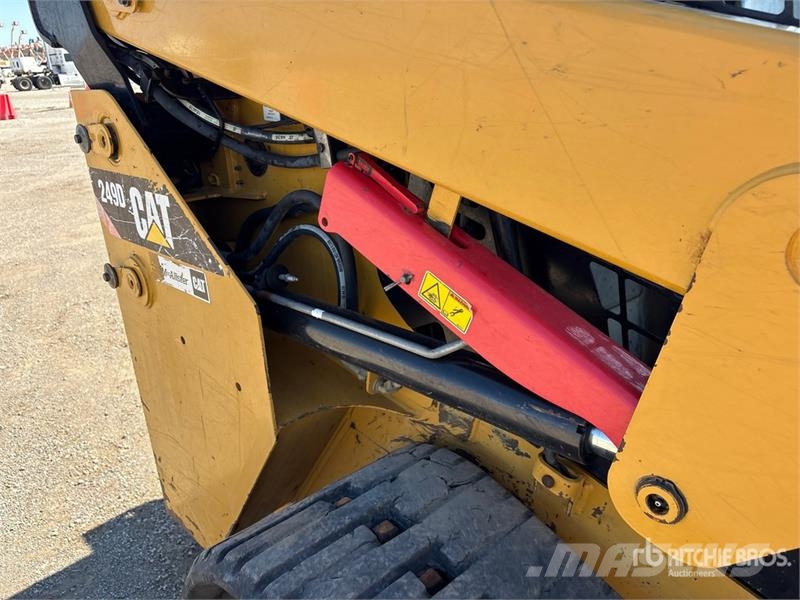 CAT 249D لوادر انزلاقية التوجيه