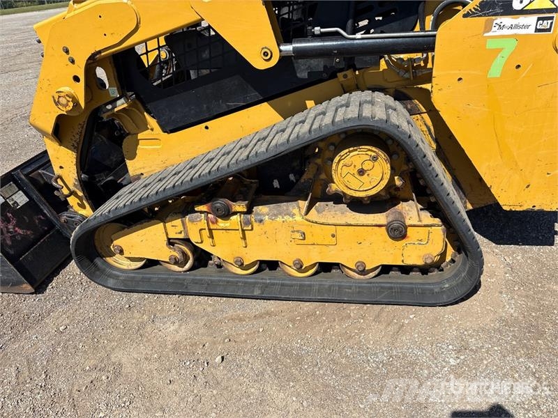 CAT 249D لوادر انزلاقية التوجيه