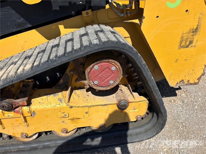 CAT 249D Skid steer mini nakladalci
