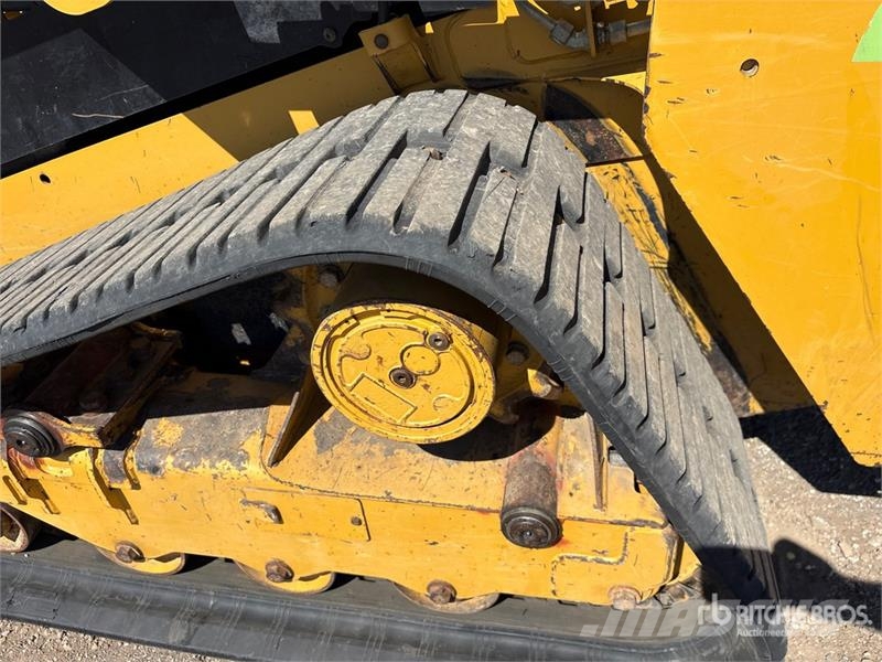 CAT 249D لوادر انزلاقية التوجيه