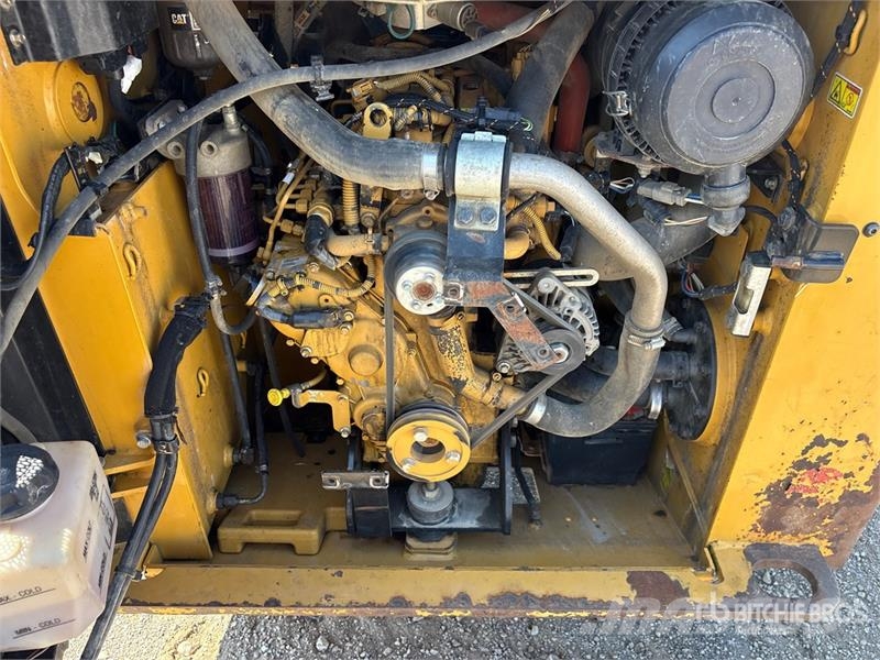 CAT 249D Skid steer mini nakladalci