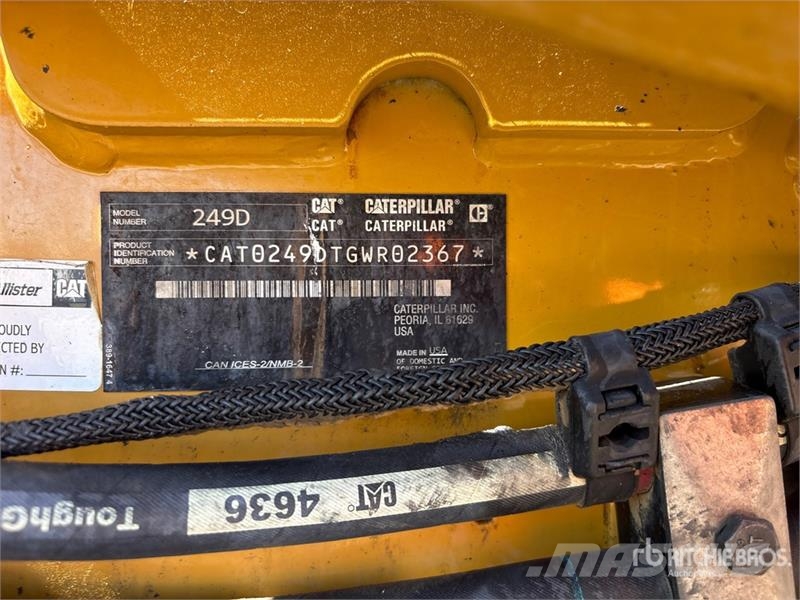 CAT 249D لوادر انزلاقية التوجيه