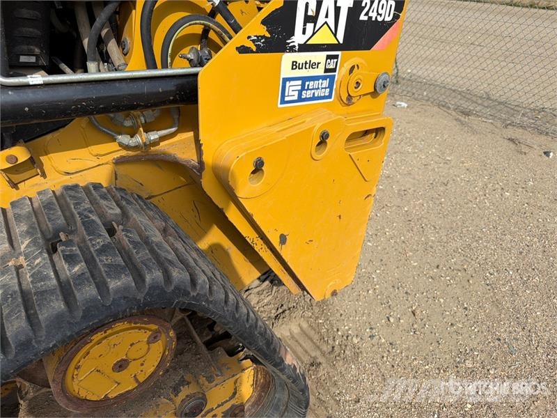 CAT 249D Lietoti riteņu kompaktiekrāvēji
