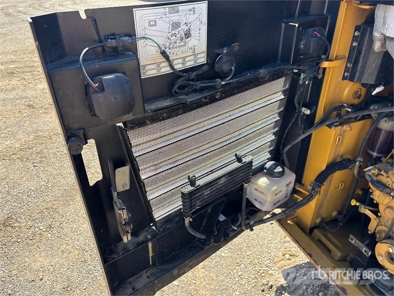 CAT 249D Skid steer mini nakladalci