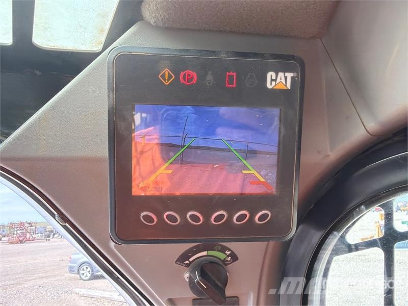 CAT 249D Lietoti riteņu kompaktiekrāvēji