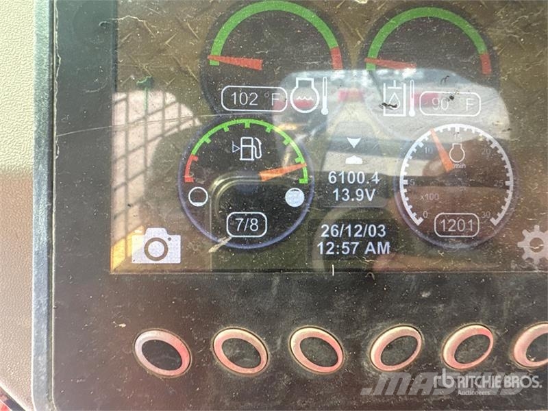 CAT 249D لوادر انزلاقية التوجيه