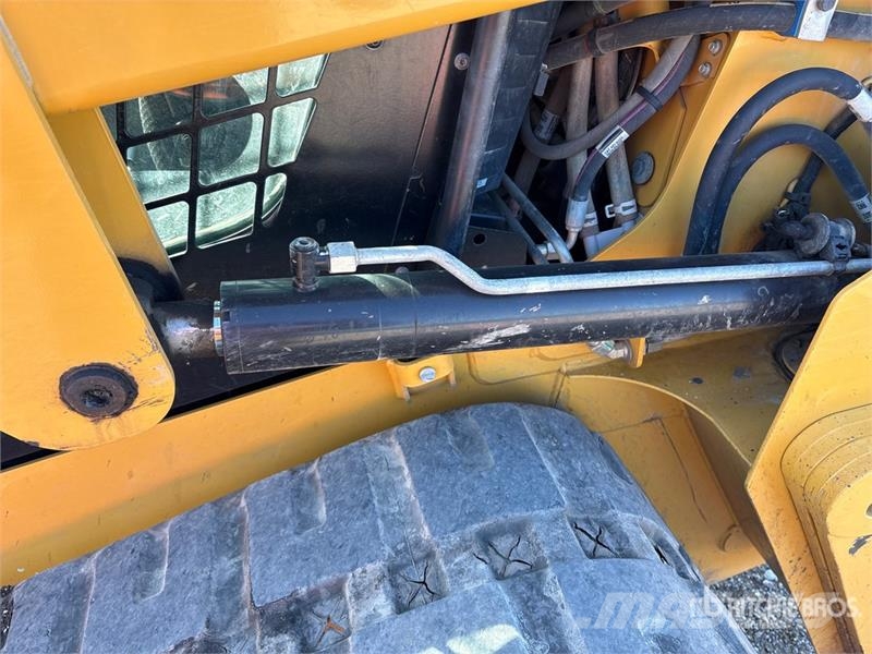 CAT 249D Мини-погрузчики