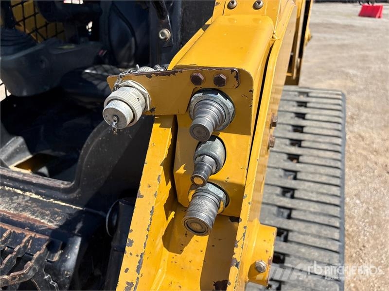 CAT 249D لوادر انزلاقية التوجيه