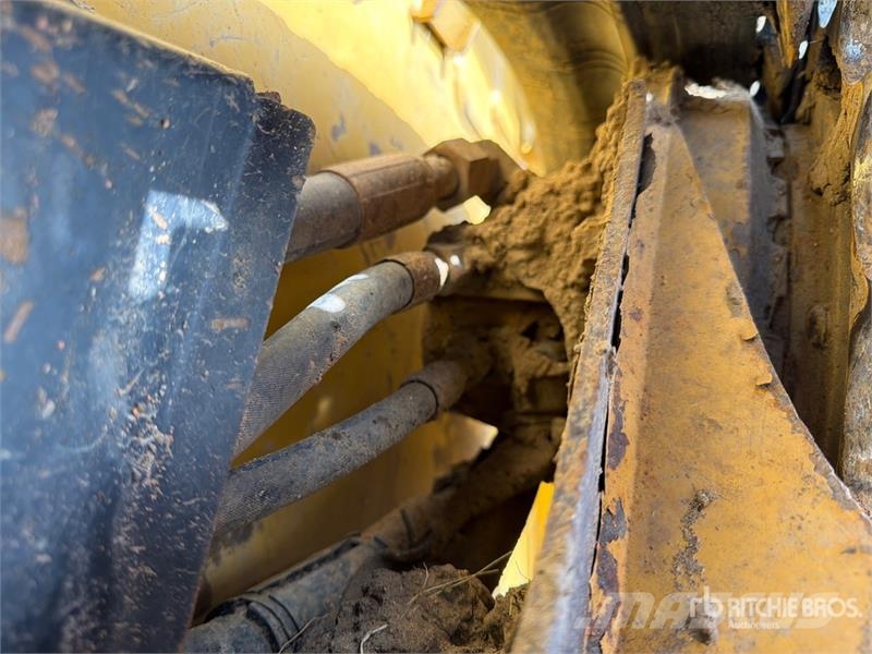 CAT 249D Lietoti riteņu kompaktiekrāvēji