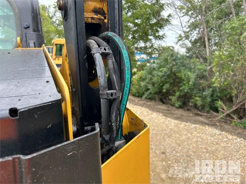 CAT 259D Two-Speed Compact Track Loader Chargeuse compacte