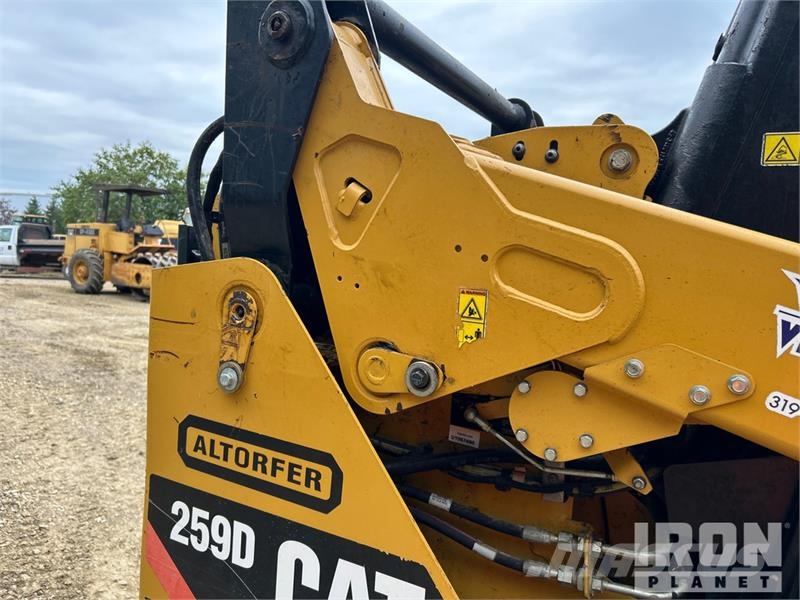 CAT 259D Two-Speed Compact Track Loader Chargeuse compacte