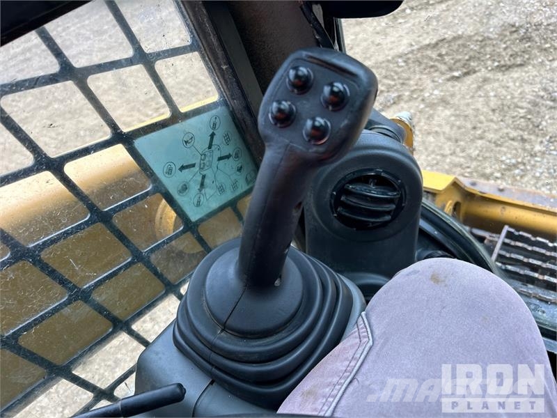 CAT 259D Two-Speed Compact Track Loader Chargeuse compacte