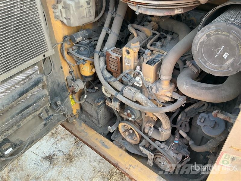 CAT 262D3 Two-Speed Compact Track Loader (Inoperable) Skid steer mini nakladalci