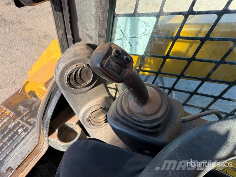 CAT 272D2 XHP Two-Speed High Flow Skid Steer Loader Chargeuse compacte