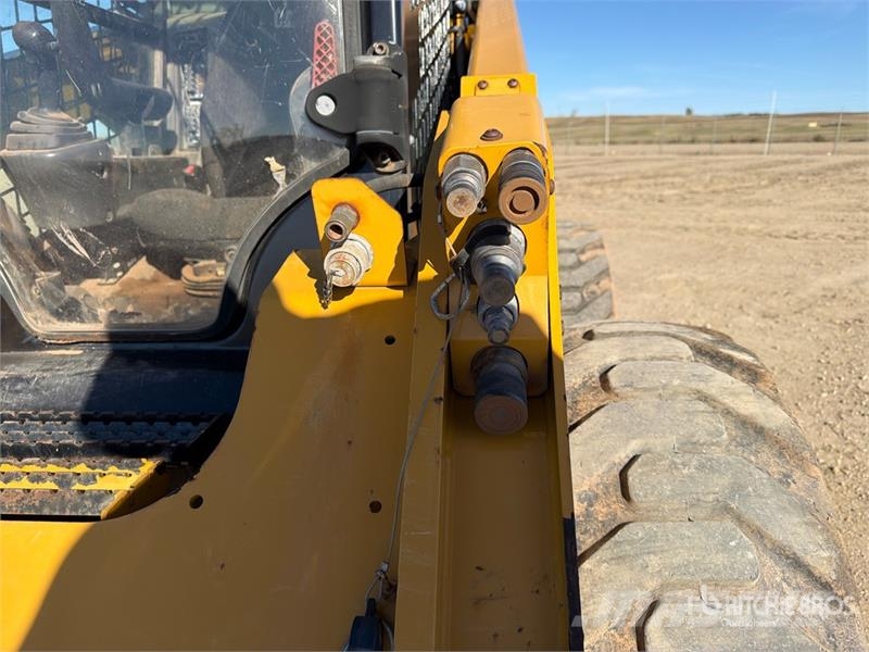 CAT 272D2 XHP Two-Speed High Flow Skid Steer Loader Chargeuse compacte