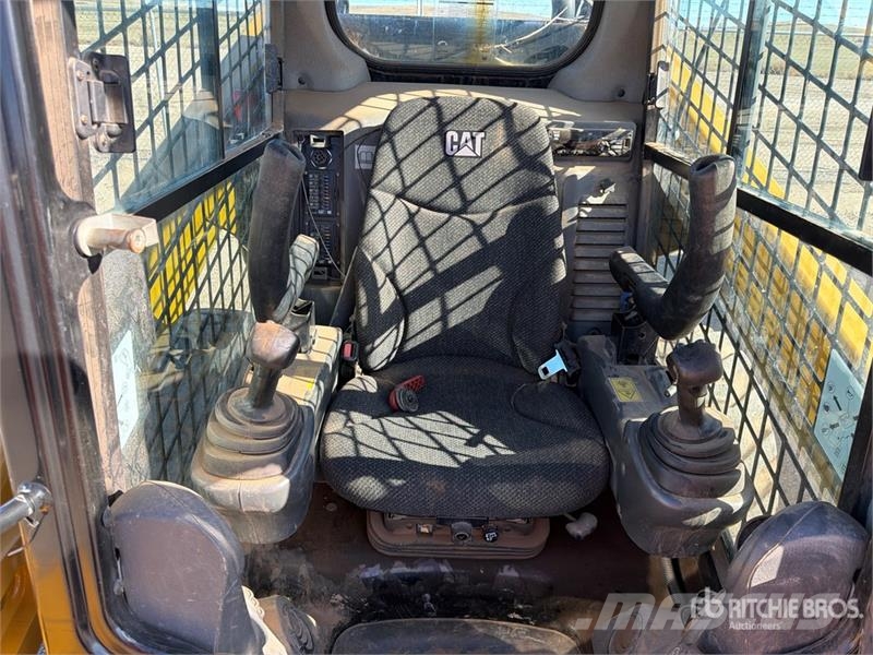 CAT 272D2 XHP Two-Speed High Flow Skid Steer Loader Chargeuse compacte