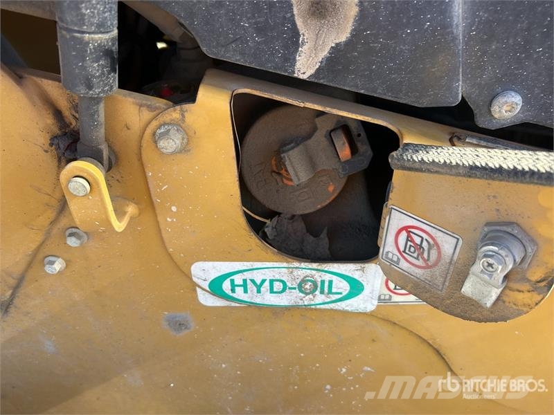 CAT 272D3 Two-Speed Skid Steer Loader Kompaktrakodók