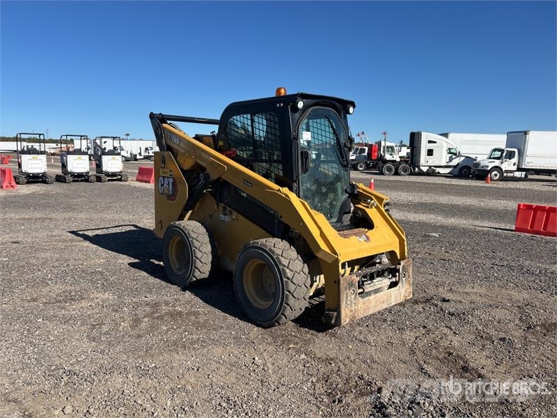 CAT 272D3 Two-Speed Skid Steer Loader Kompaktrakodók