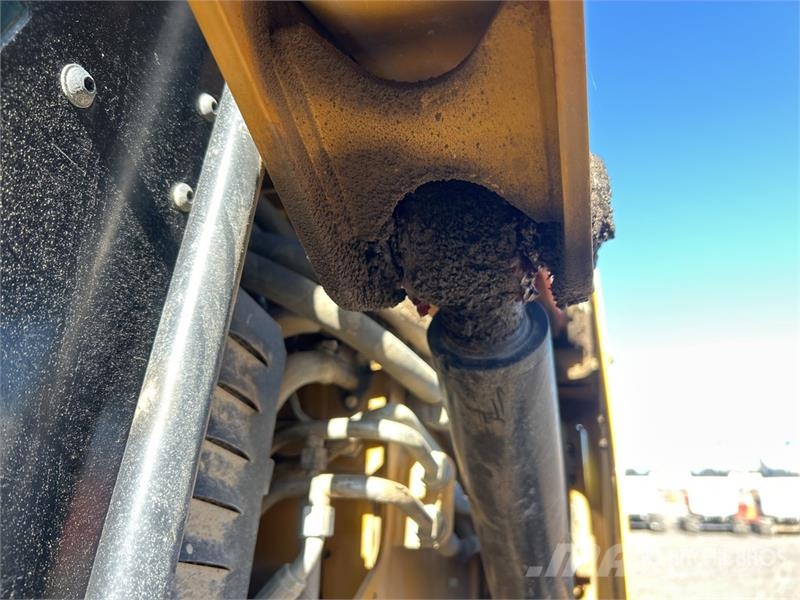 CAT 272D3 Two-Speed Skid Steer Loader Kompaktrakodók