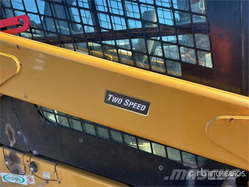 CAT 272D3 Two-Speed Skid Steer Loader Kompaktrakodók