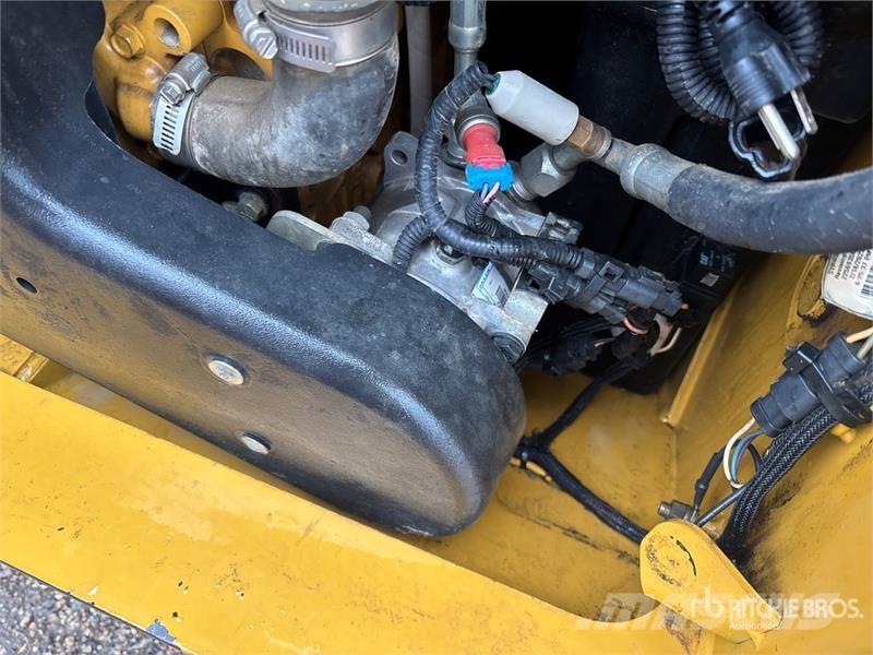 CAT 289D3 Lietoti riteņu kompaktiekrāvēji