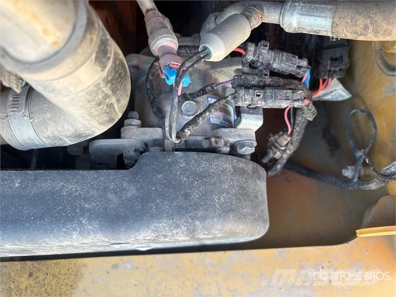 CAT 289D3 Mini Pale Gommate