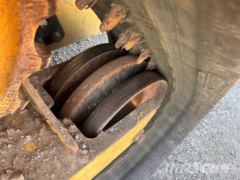CAT 289D3 Mini Pale Gommate
