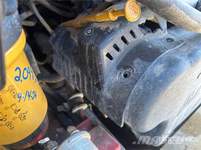 CAT 289D3 Mini Pale Gommate