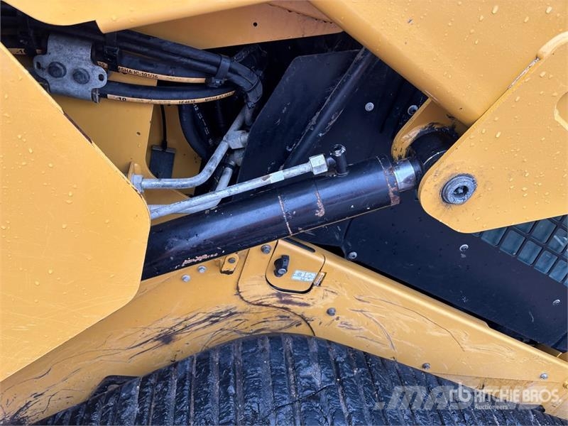 CAT 289D3 Lietoti riteņu kompaktiekrāvēji