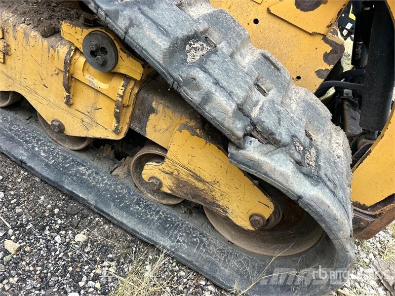 CAT 299D3 滑移装载机