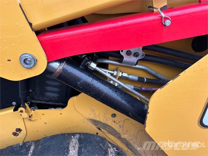 CAT 299D3 滑移装载机