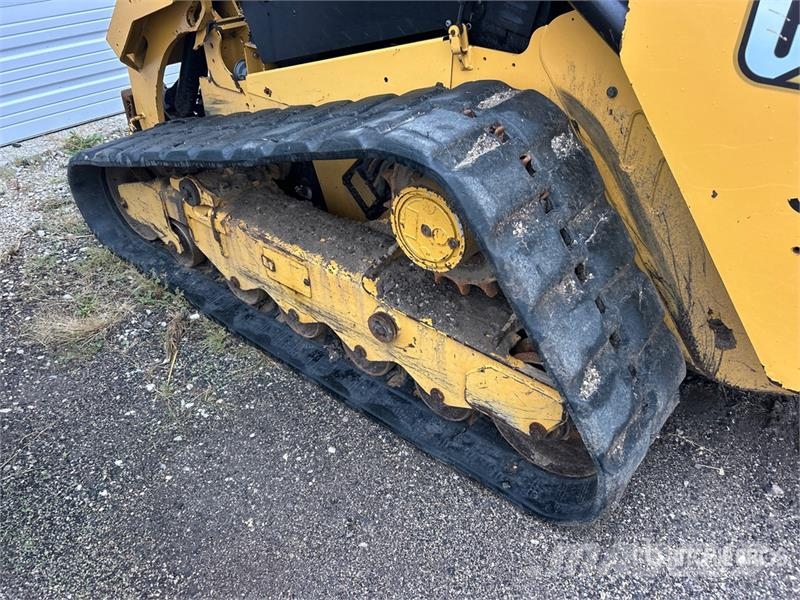 CAT 299D3 滑移装载机
