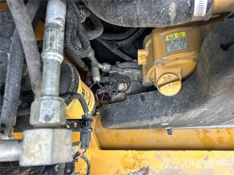 CAT 299D3 滑移装载机