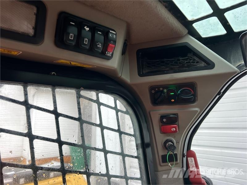 CAT 299D3 滑移装载机