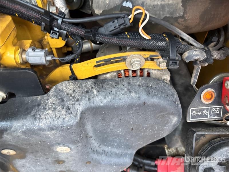 CAT 299D3 XE Two-Speed Compact Track Loader Kompaktlader