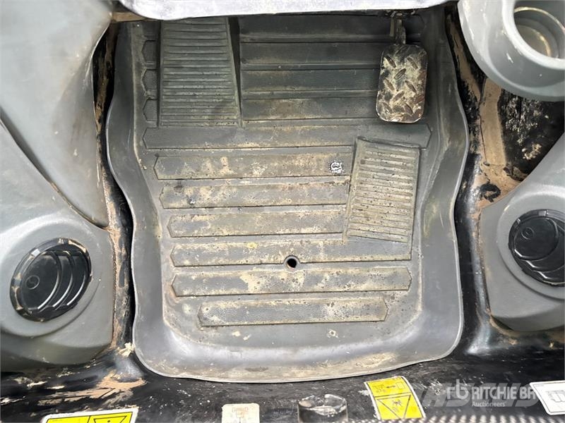 CAT 299D3 XE Two-Speed Compact Track Loader Kompaktlader