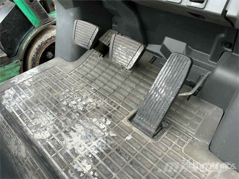 CAT 2C5000 4750 lb Pneumatic Tire Forklift Kahveltõstukid - muud