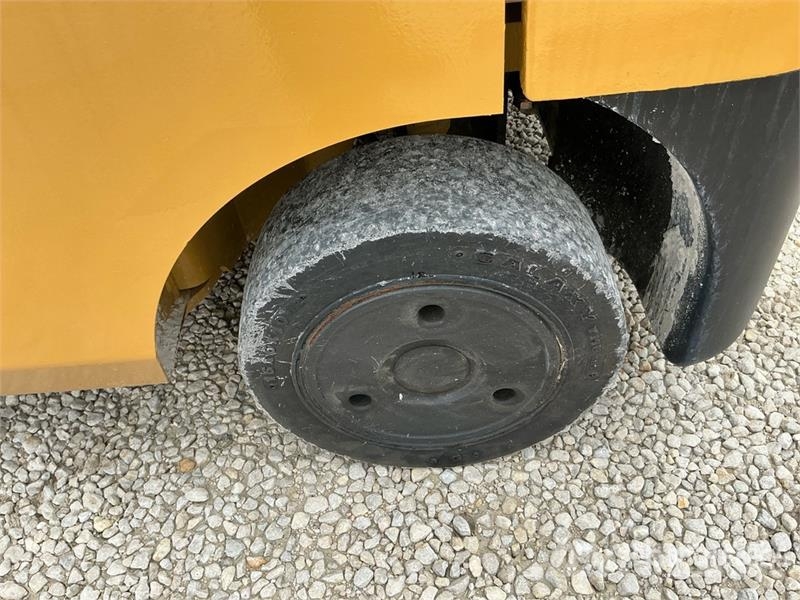 CAT 2C5000 4750 lb Pneumatic Tire Forklift 堆高機(叉車)-其他