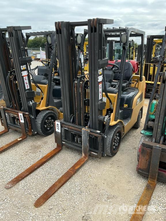 CAT 2C5000 4750 lb Pneumatic Tire Forklift Kahveltõstukid - muud