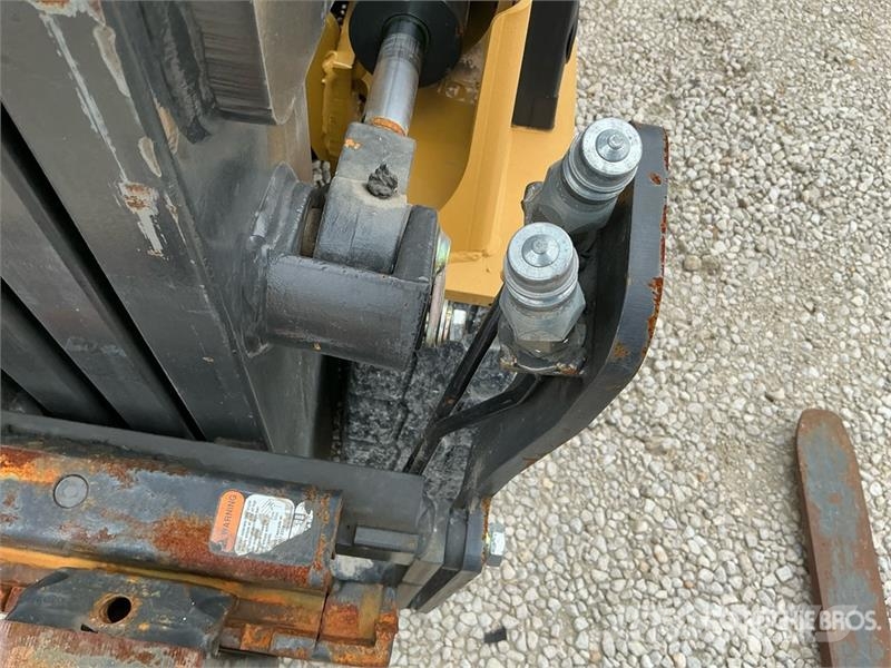 CAT 2C5000 5000 lb Pneumatic Tire Forklift Інше