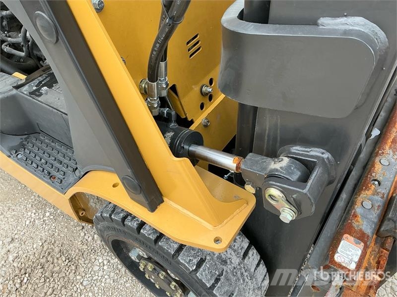 CAT 2C5000 5000 lb Pneumatic Tire Forklift Інше