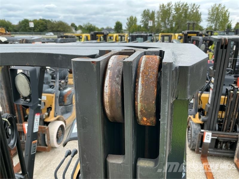 CAT 2C5000 5000 lb Pneumatic Tire Forklift Інше
