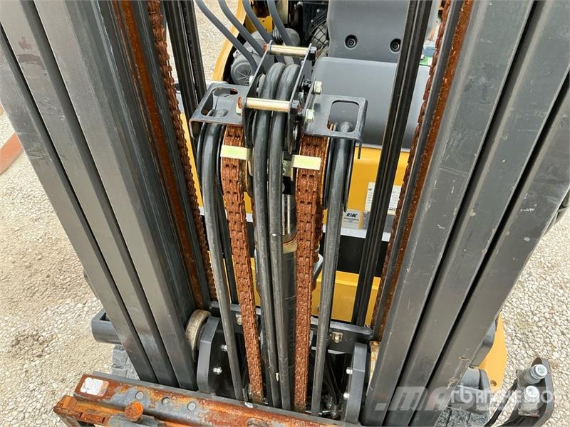 CAT 2C5000 5000 lb Pneumatic Tire Forklift Інше