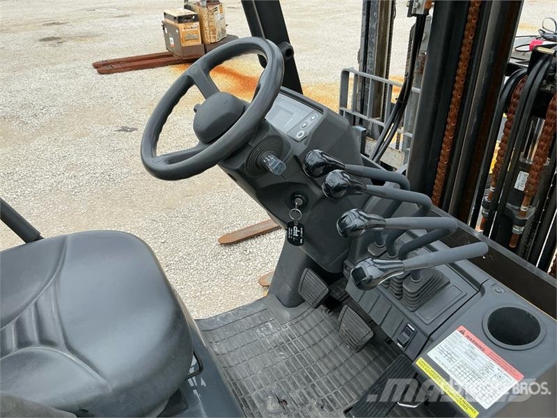 CAT 2C5000 5000 lb Pneumatic Tire Forklift Інше