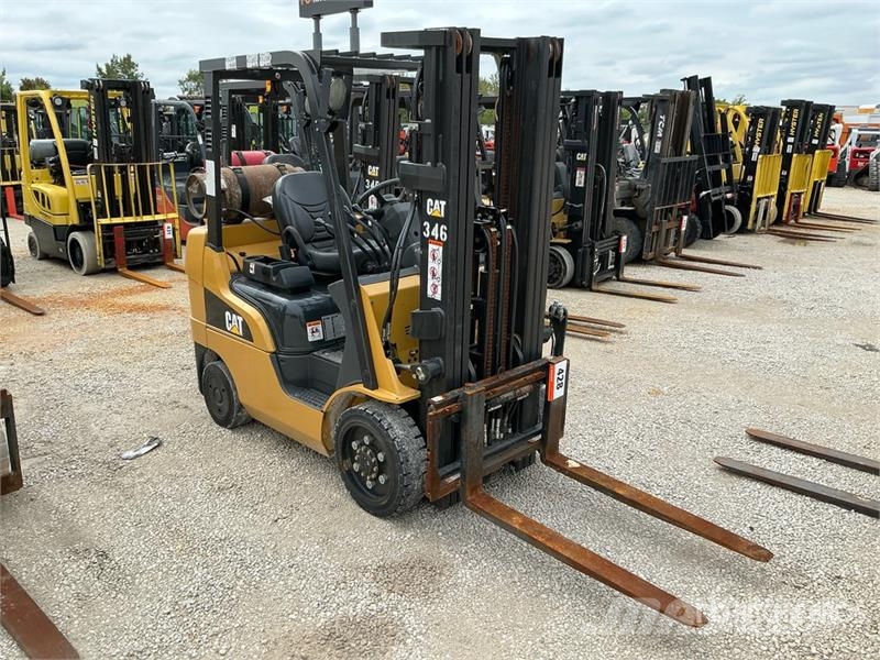 CAT 2C5000 5000 lb Pneumatic Tire Forklift Інше