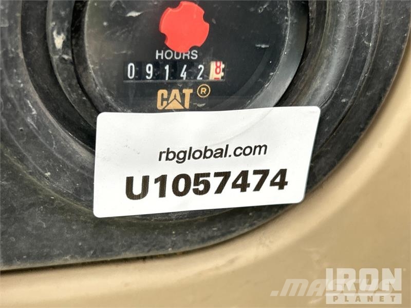 CAT 318C Гусеничні екскаватори