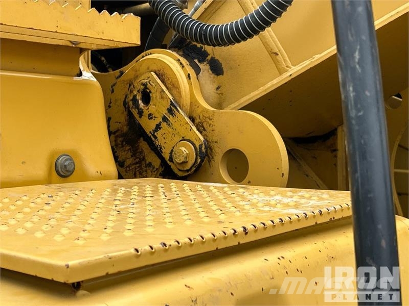 CAT 318C Гусеничні екскаватори