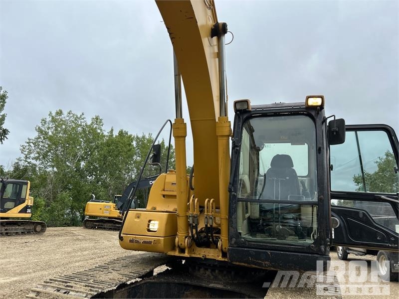 CAT 318CL Tracked Excavator Roomikekskavaatorid